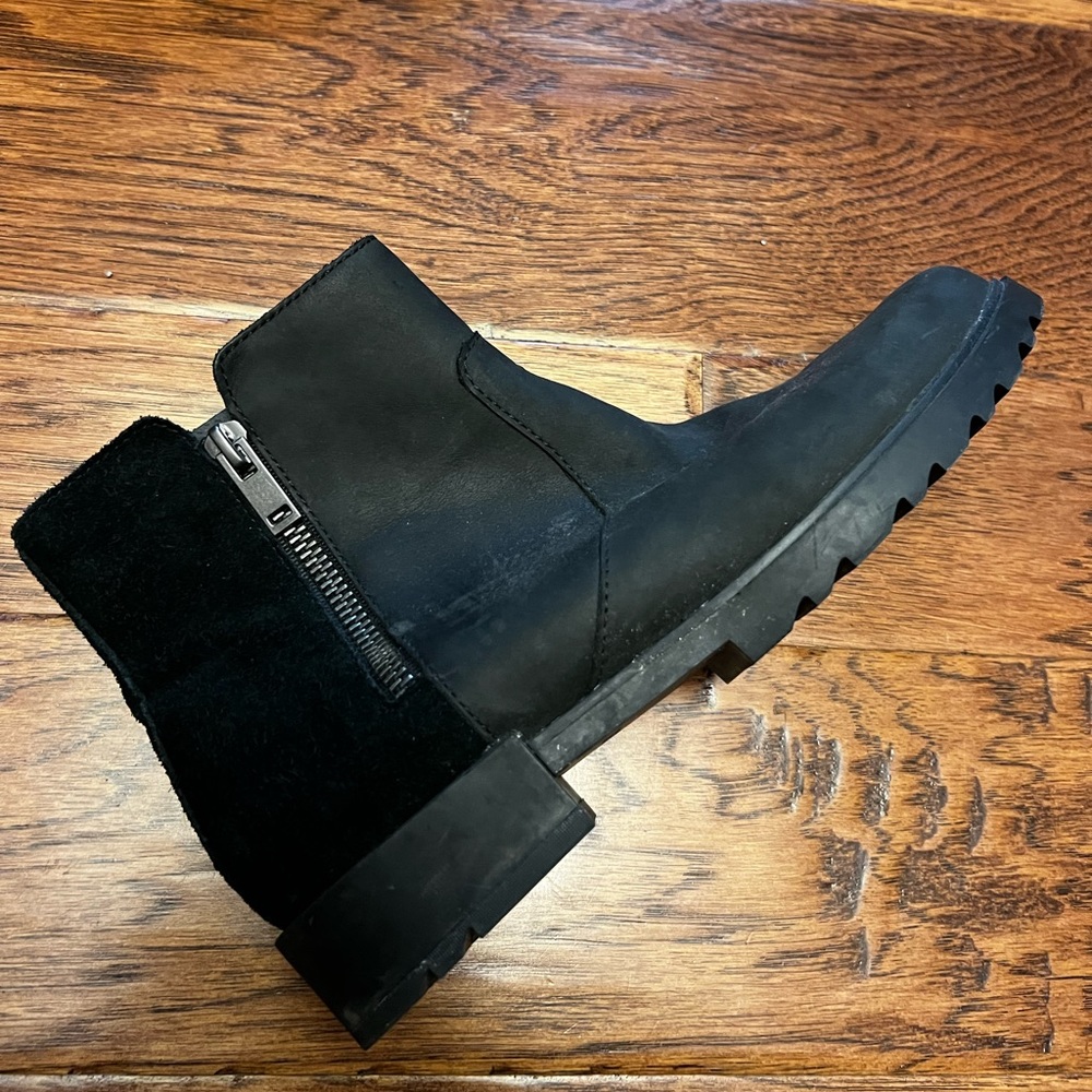 Sorel Booties Boots Waterproof Black Leather and Suede